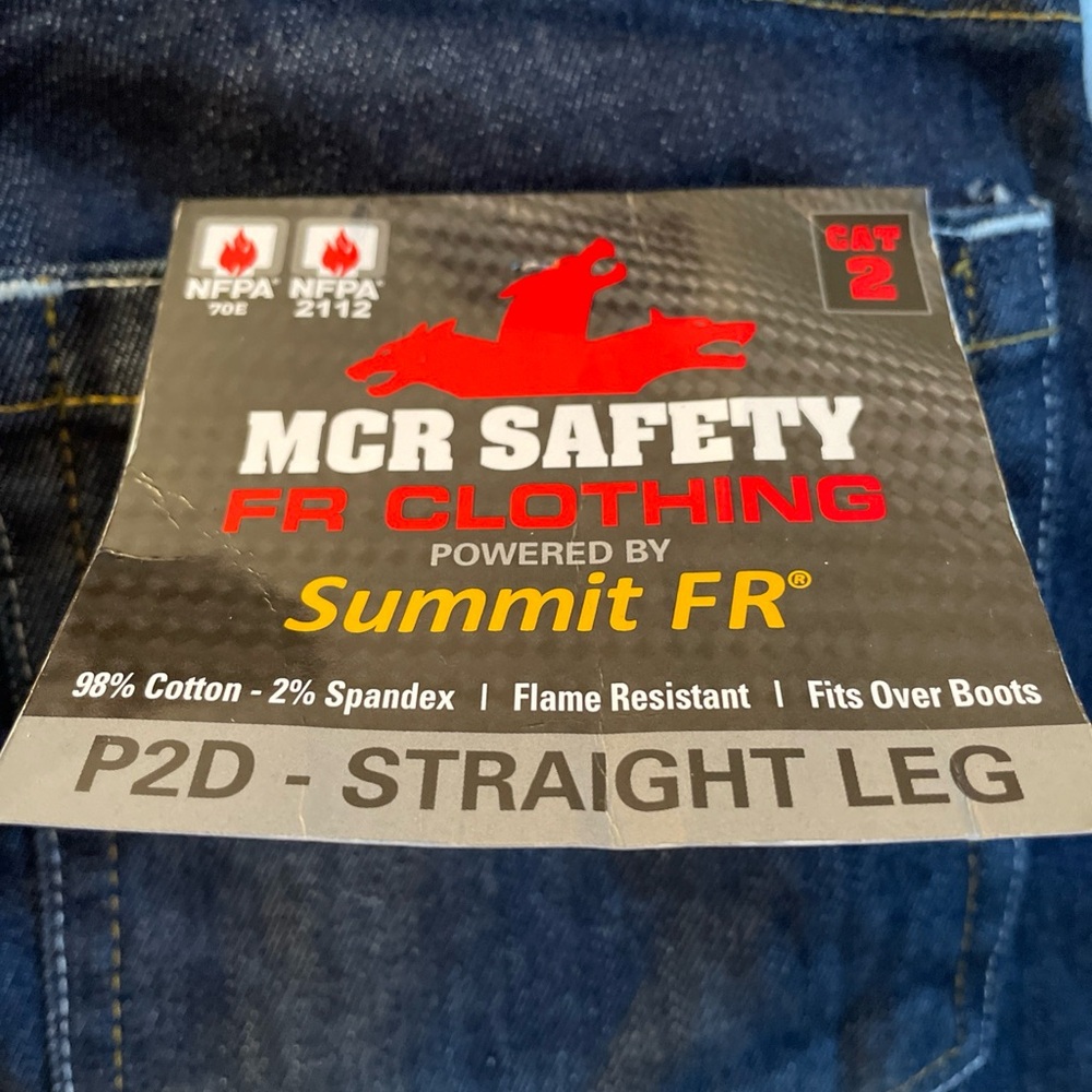 MCR  Safety FR P2D  3432 Jeans 34x32 Straight Leg NWT  CAT 2  NFPA 70 E / 2112
